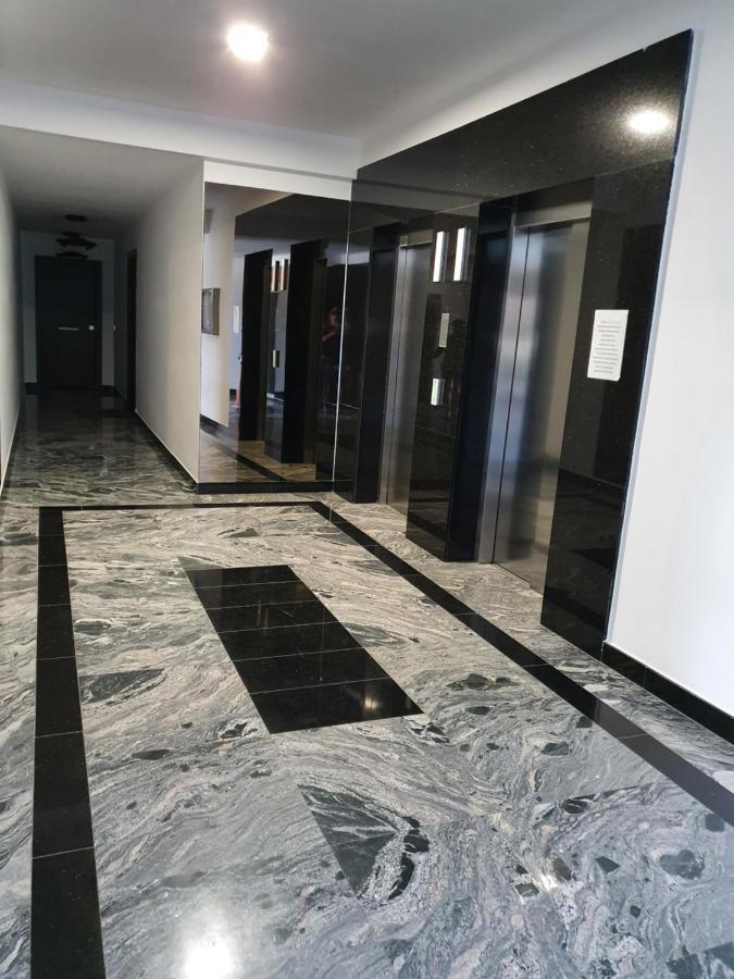 Fendi Apartment นาโวดาริ ภายนอก รูปภาพ